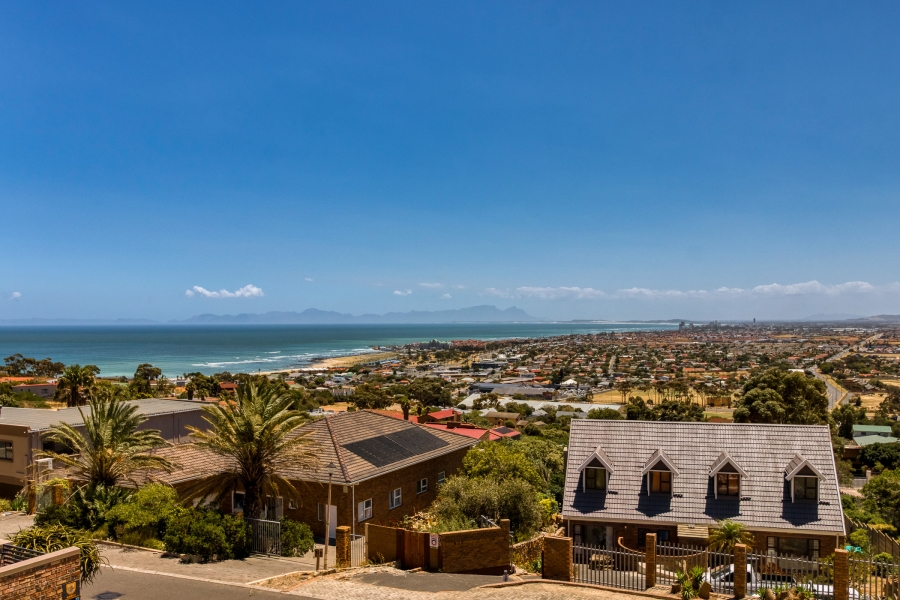 4 Bedroom Property for Sale in Gordon Heights Western Cape